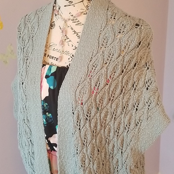 ⭐NEW⭐Knit shawl/vest - Picture 2 of 8